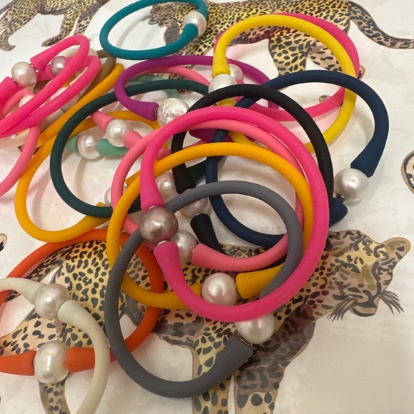 Rubber Bracelets with Real Pearls - Picture 3 of 3
